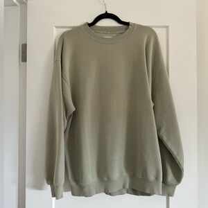 Oversized Aritzia green crewneck
